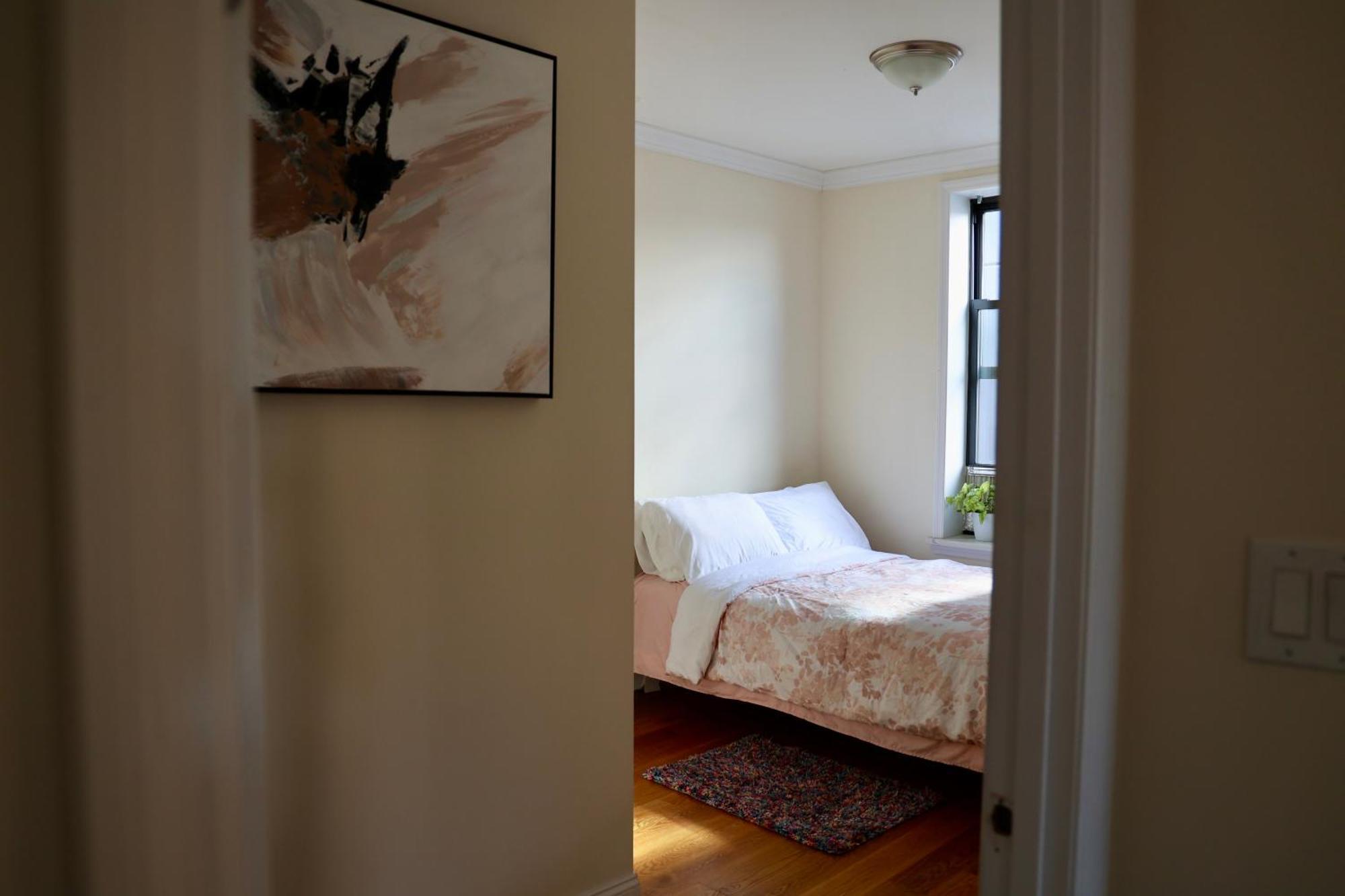 Modern 4 Bedroom In Apartment
